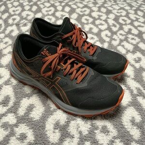 ASICS Men's Athletic Shoes in Black and Orange Trail Running 10.5